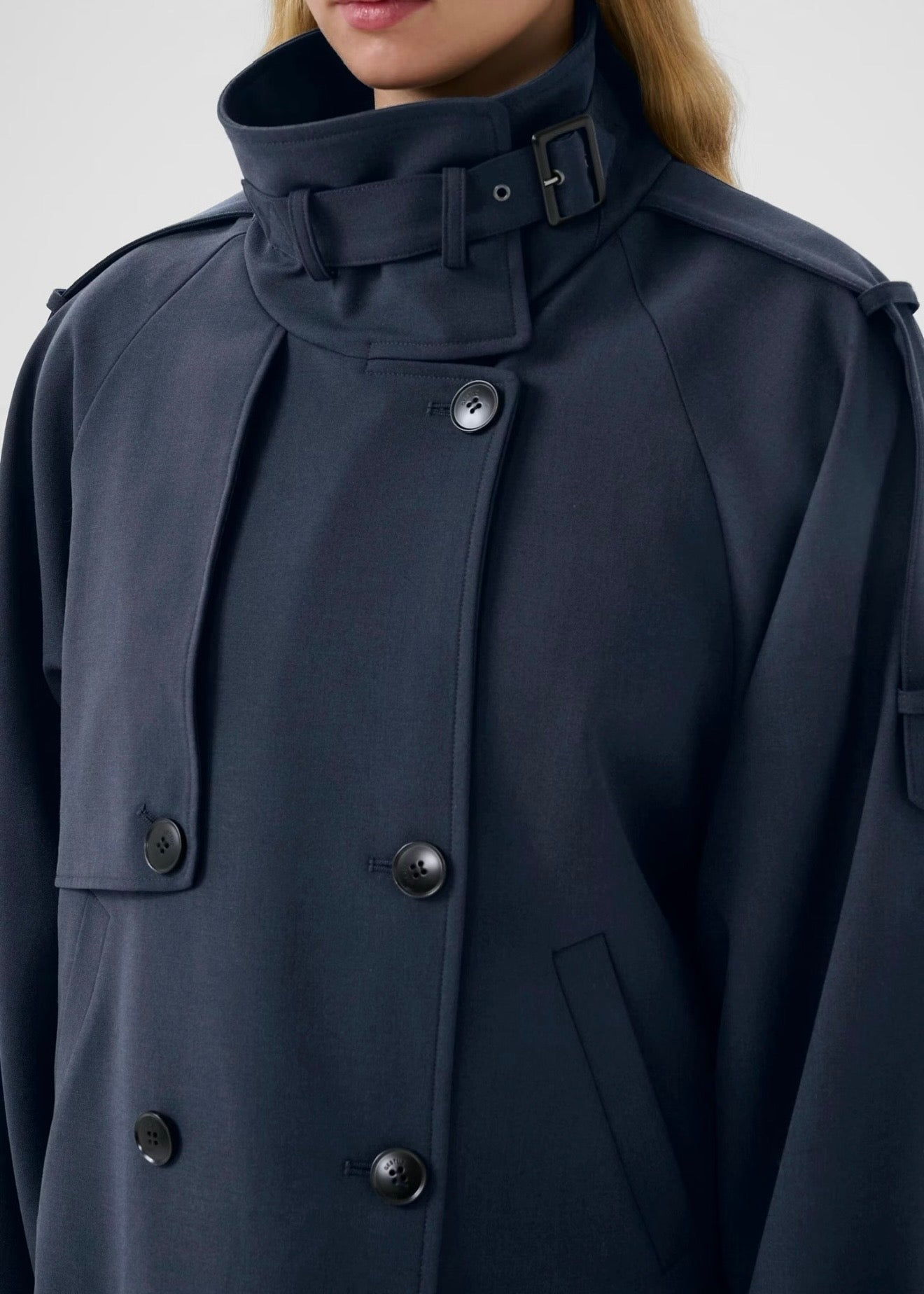 Avic Short Trench Sky Captain