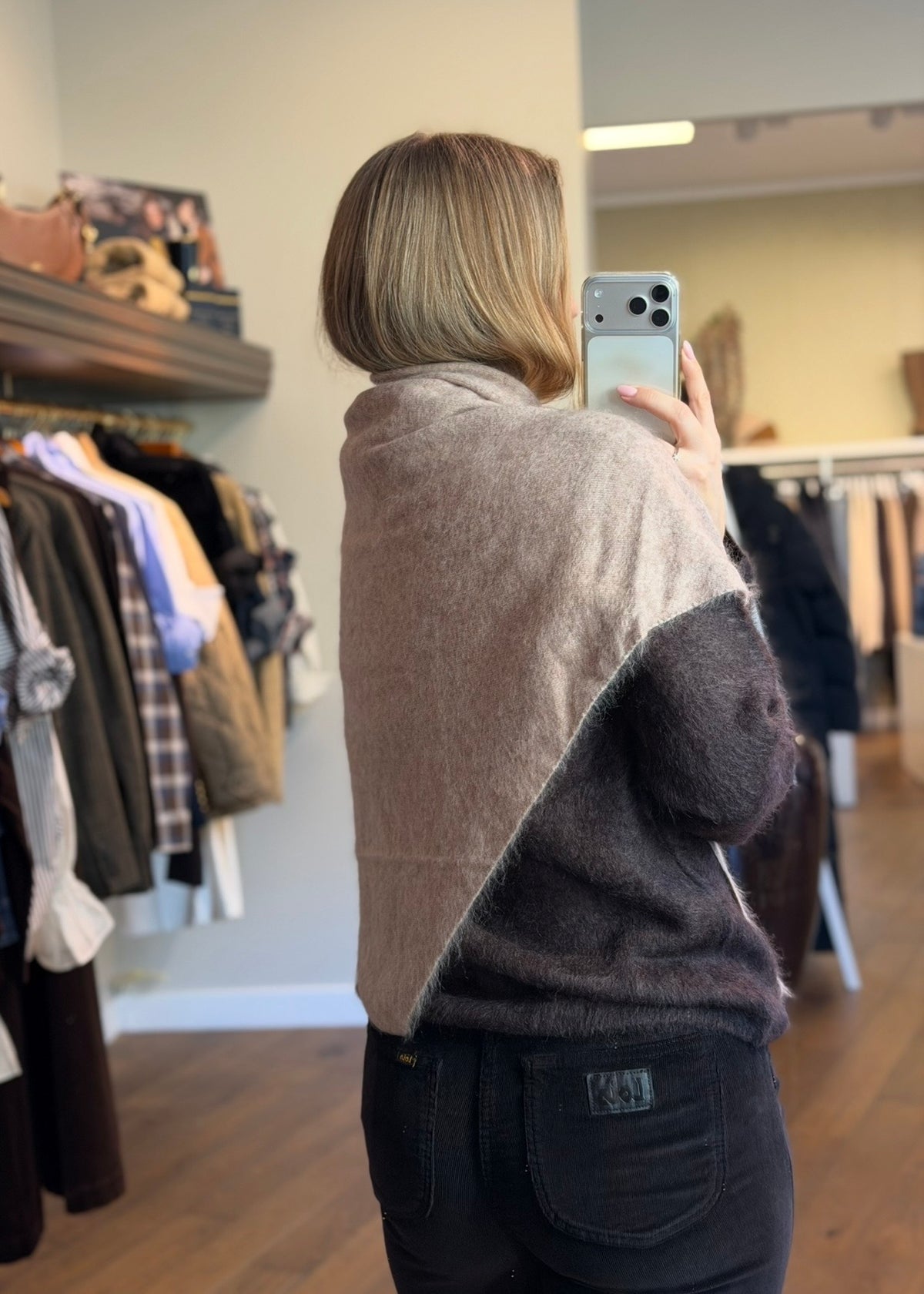 Brushed Cashmere Shawl Taupe