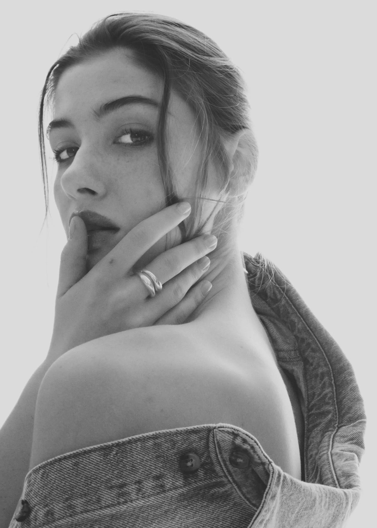 The Curved Ring Gold