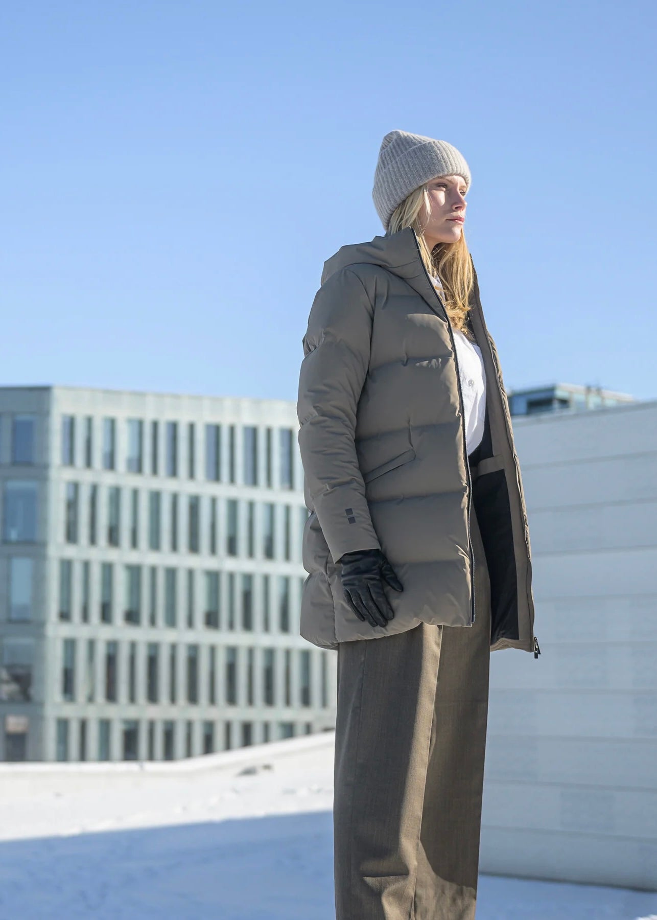 Thundra Parka Dark Sand