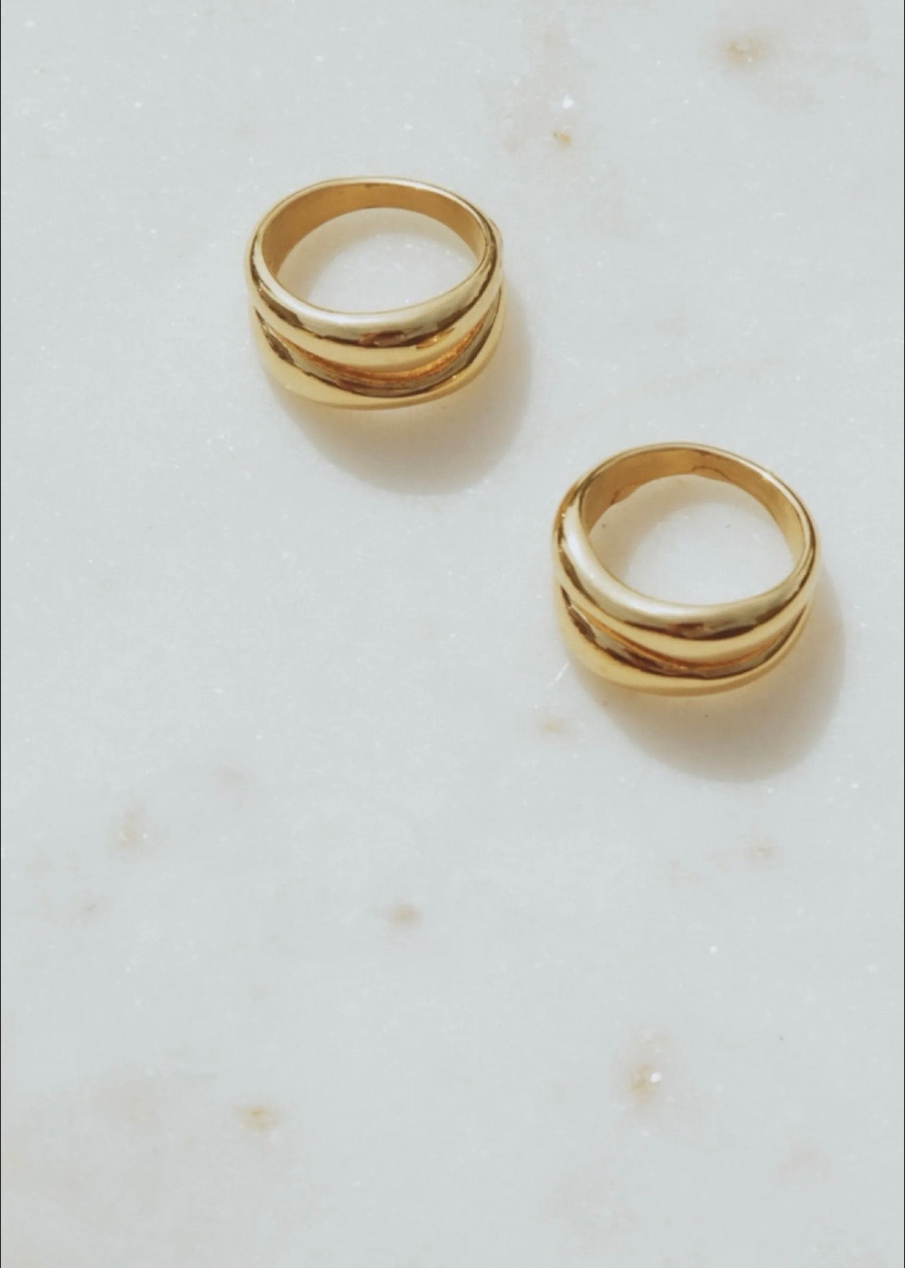 The Curved Ring Gold