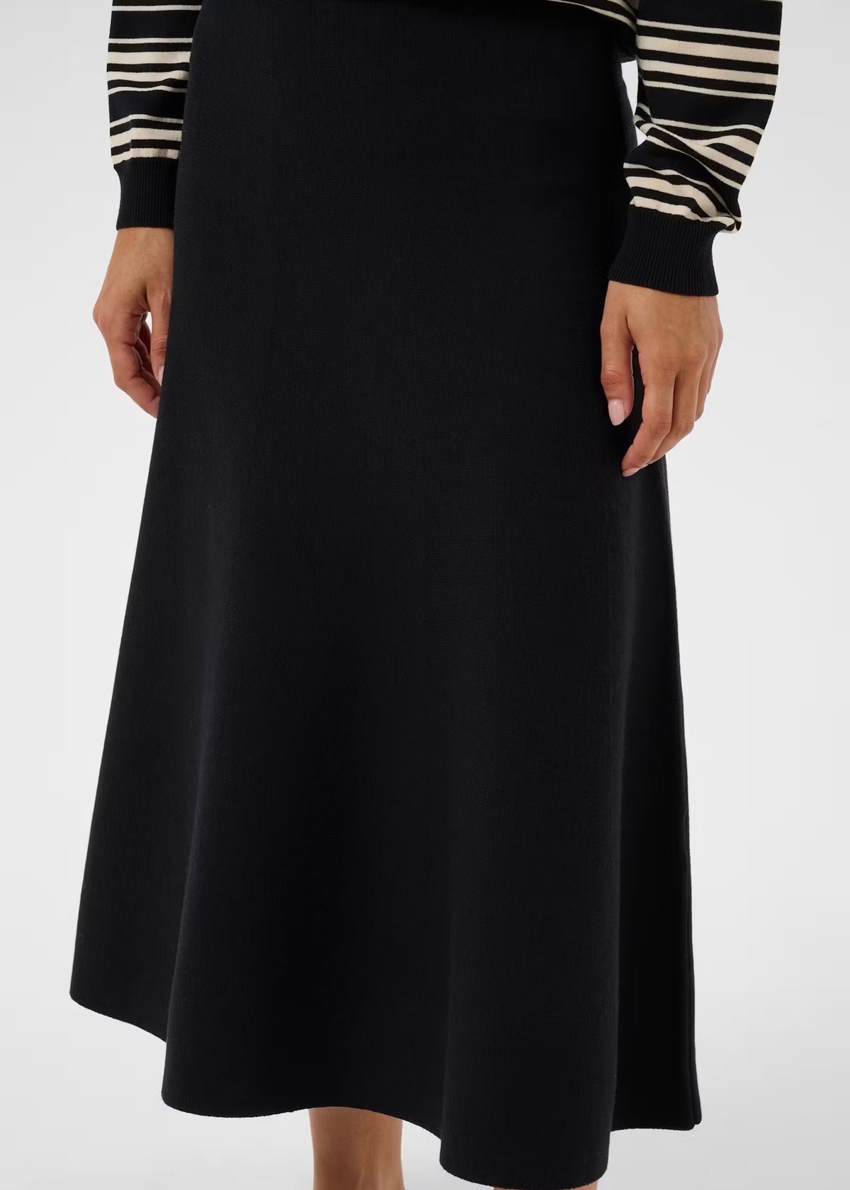 Vikesa Flared Skirt Black