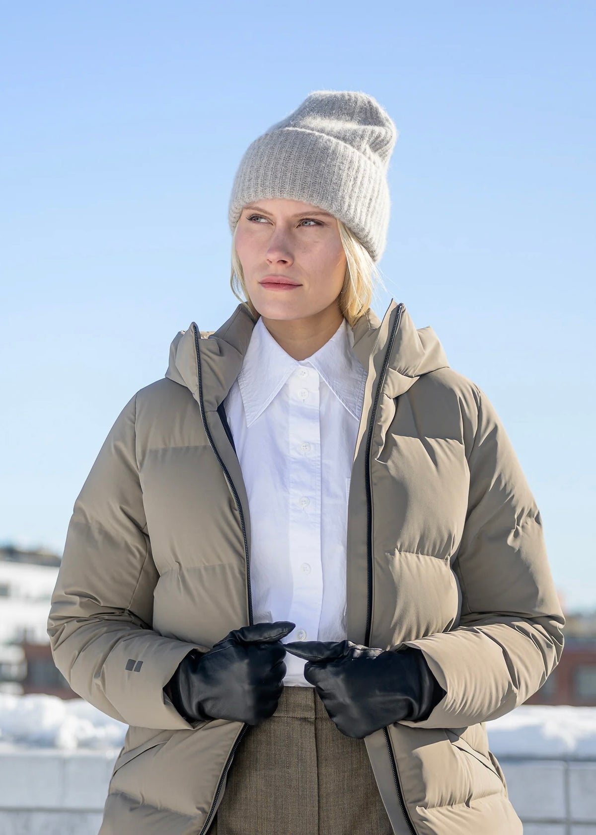 Thundra Parka Dark Sand