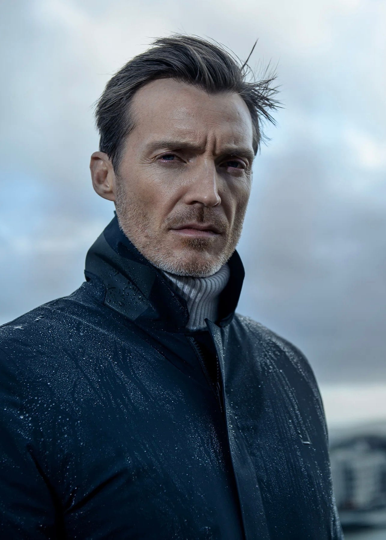 Regulator Coat Black