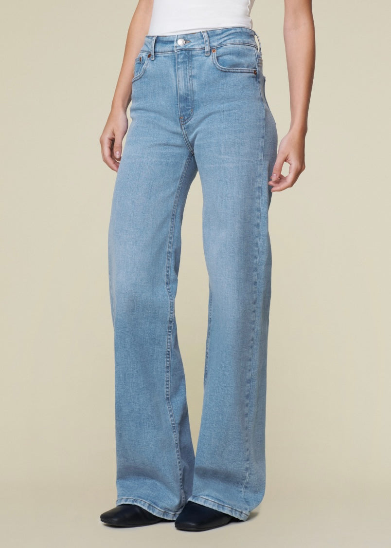 Lois Palazzo Angel Cloudy - Cloudy Bleach