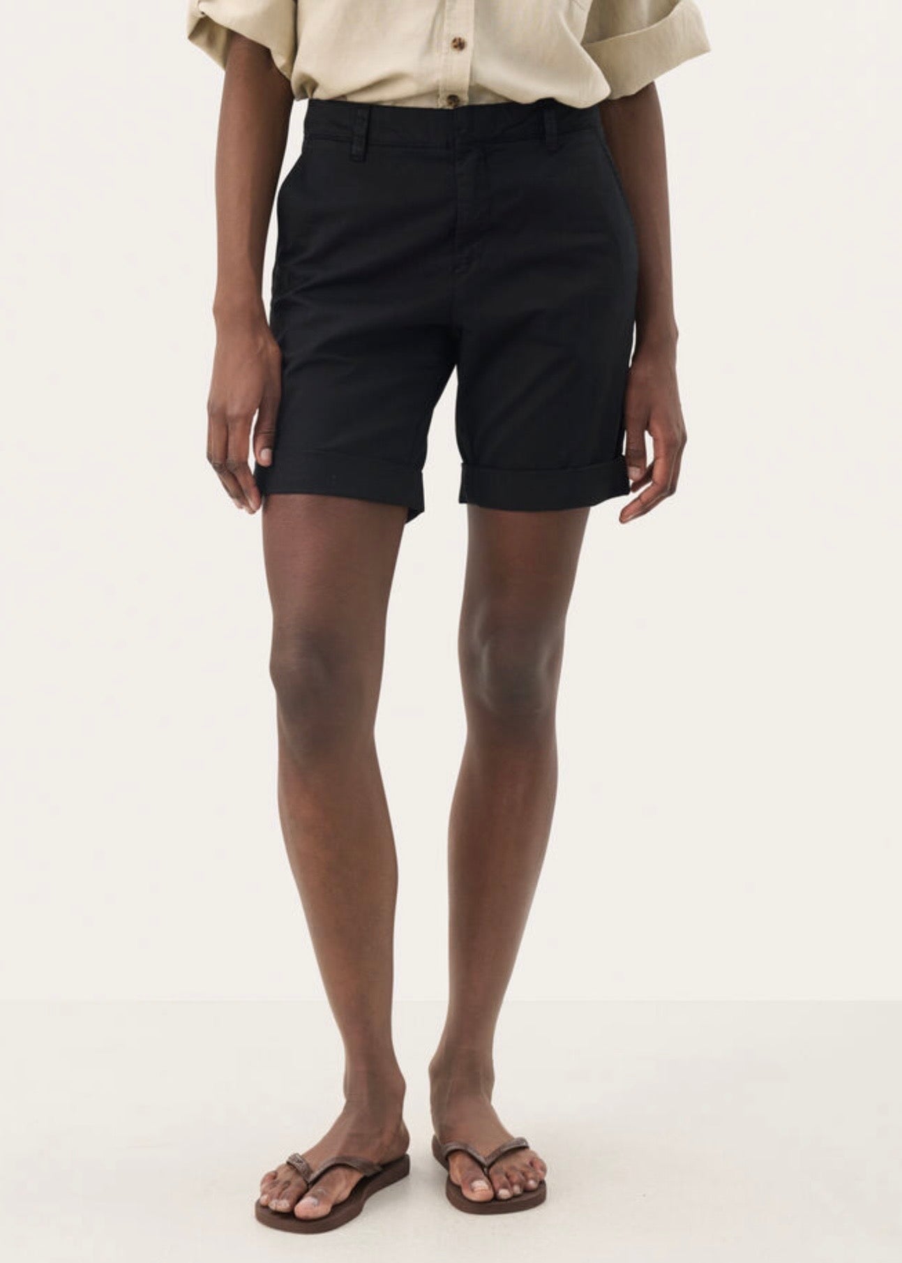 Hanijan Shorts Black