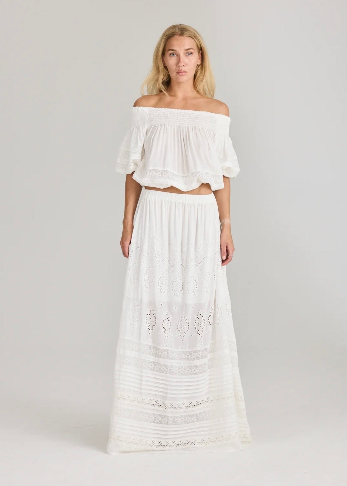 Lita Offshoulder White