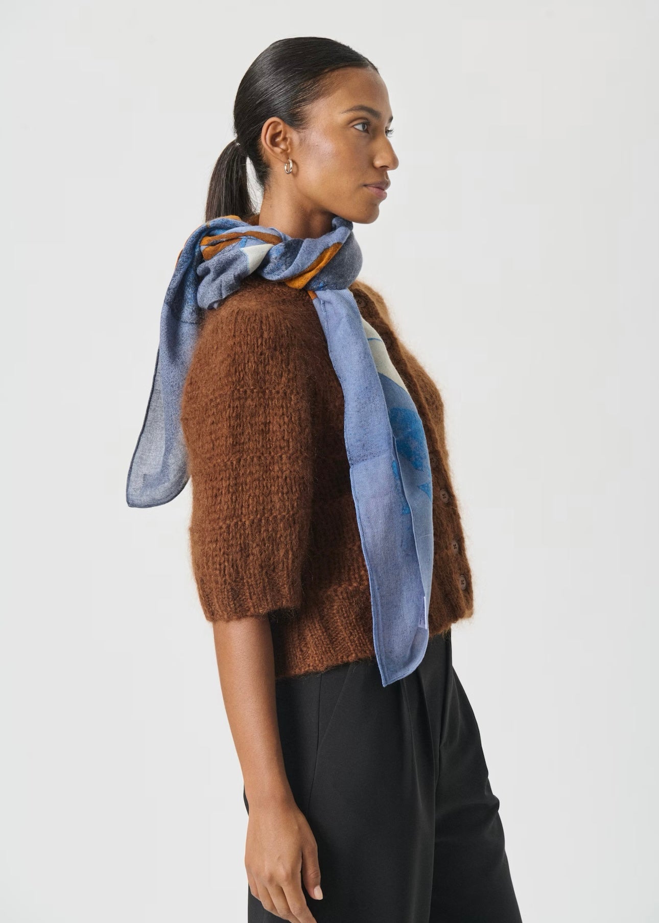 Felisia scarf Blue Leaf