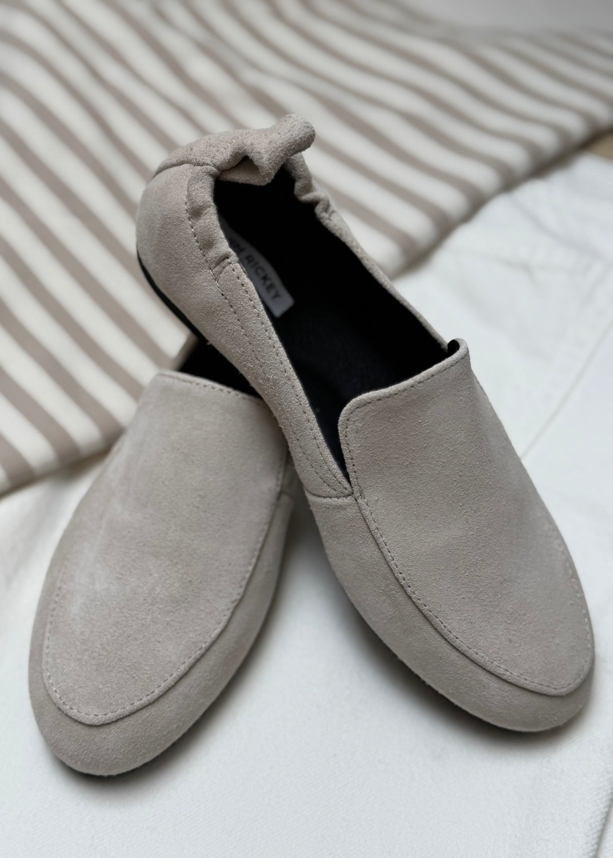 Royale Suede Offwhite