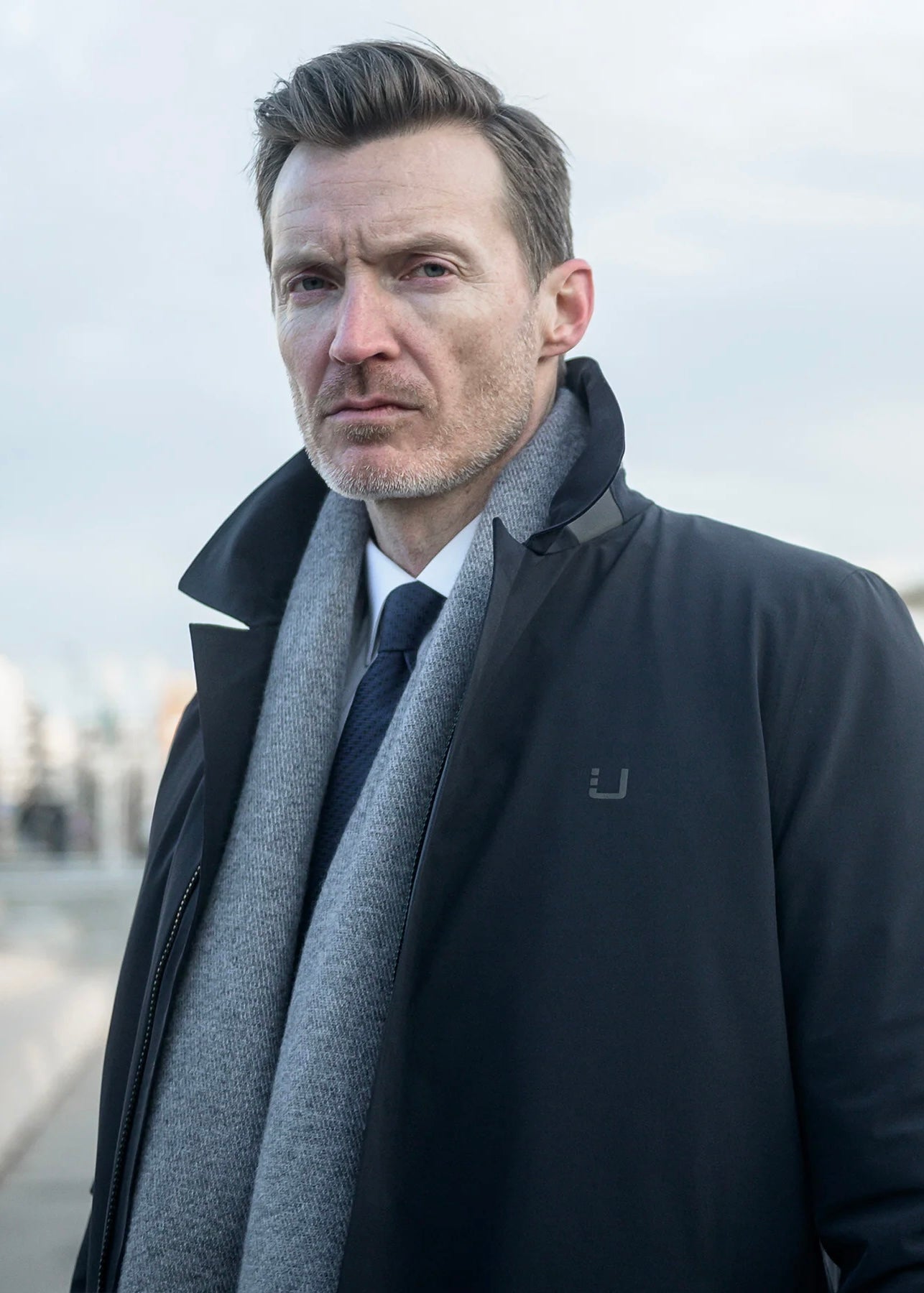 Regulator Coat Black