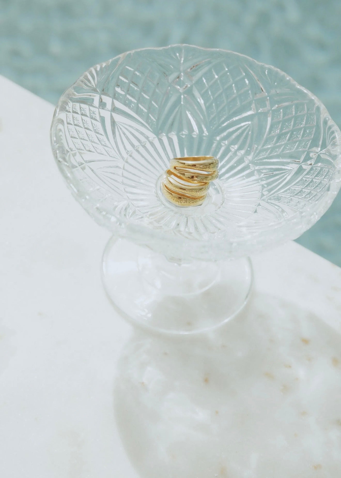 The Curved Ring Gold