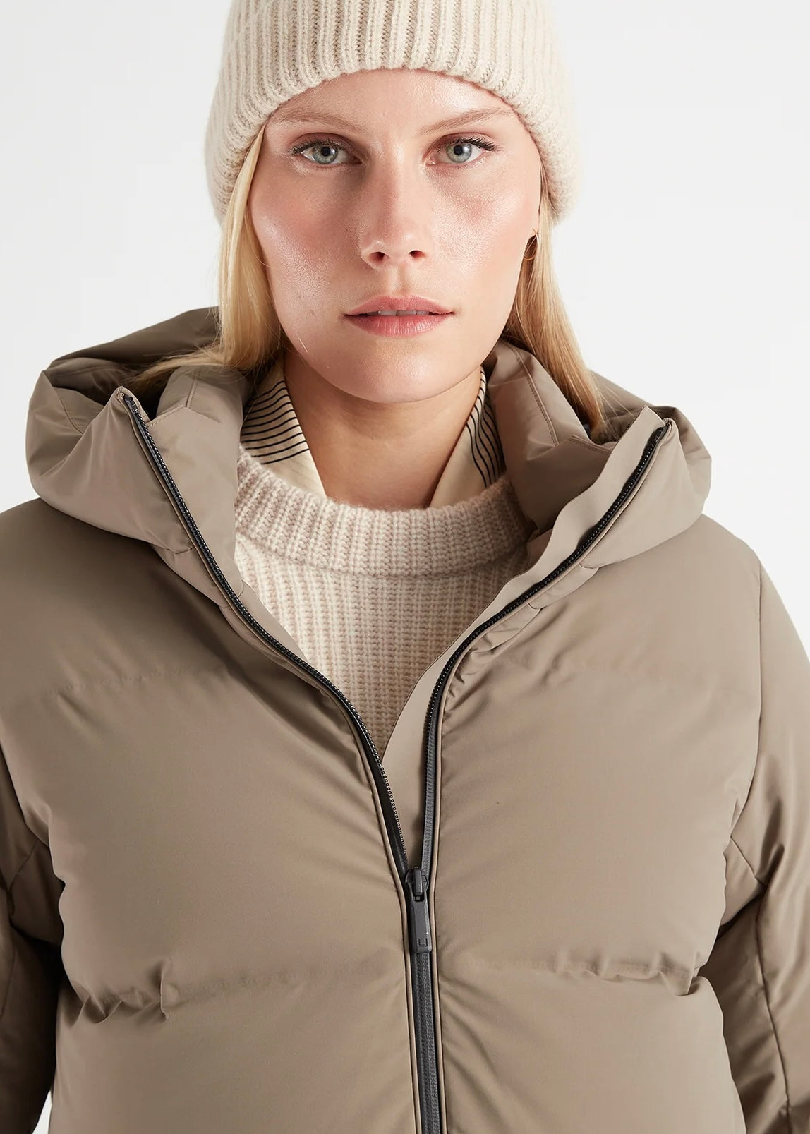 Thundra Parka Dark Sand
