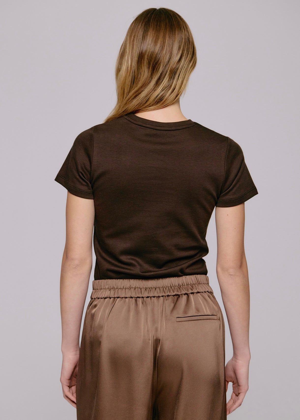 Agnes tee Brown