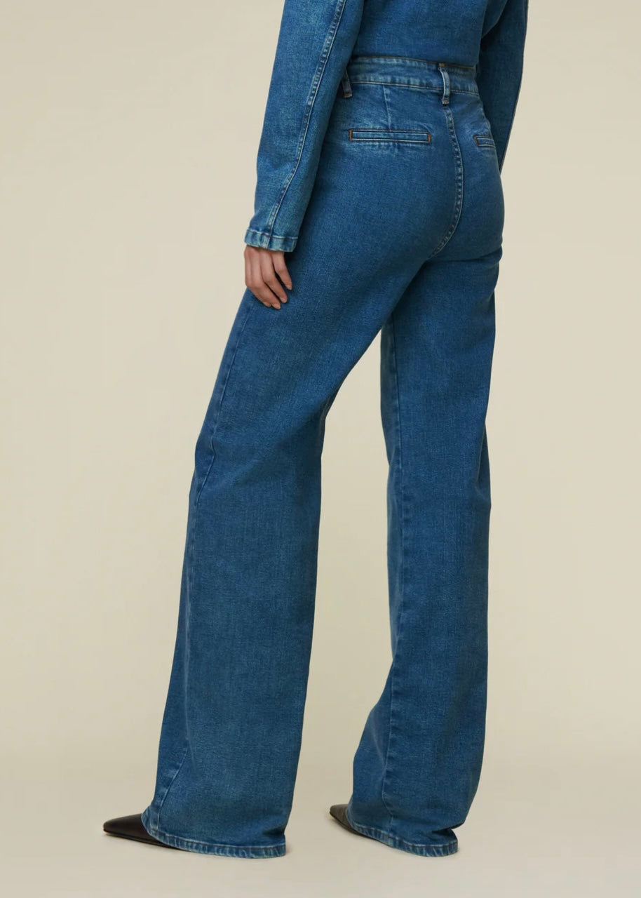 Silvia Den The Stone Green Stone