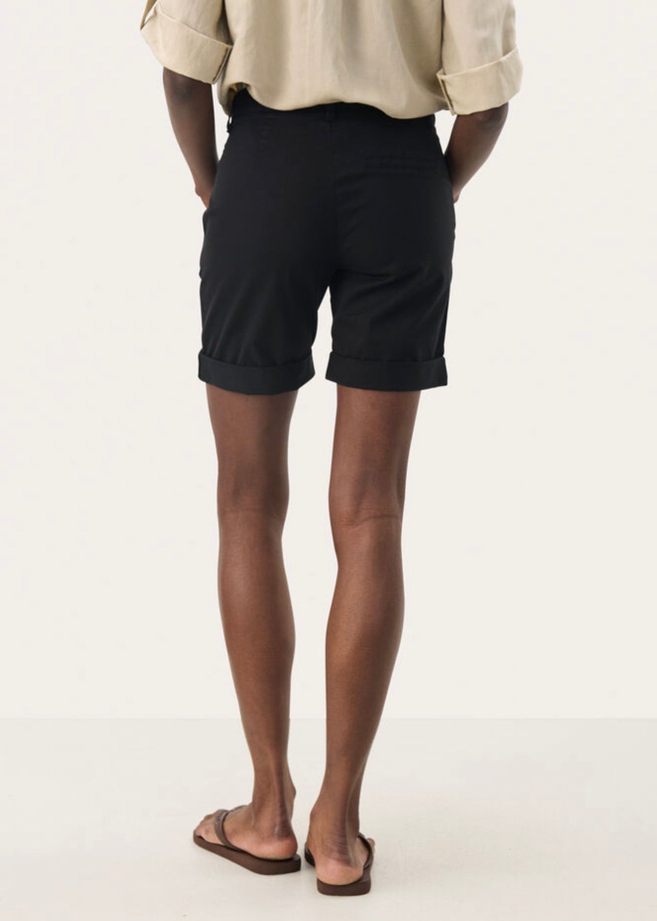 Hanijan Shorts Black