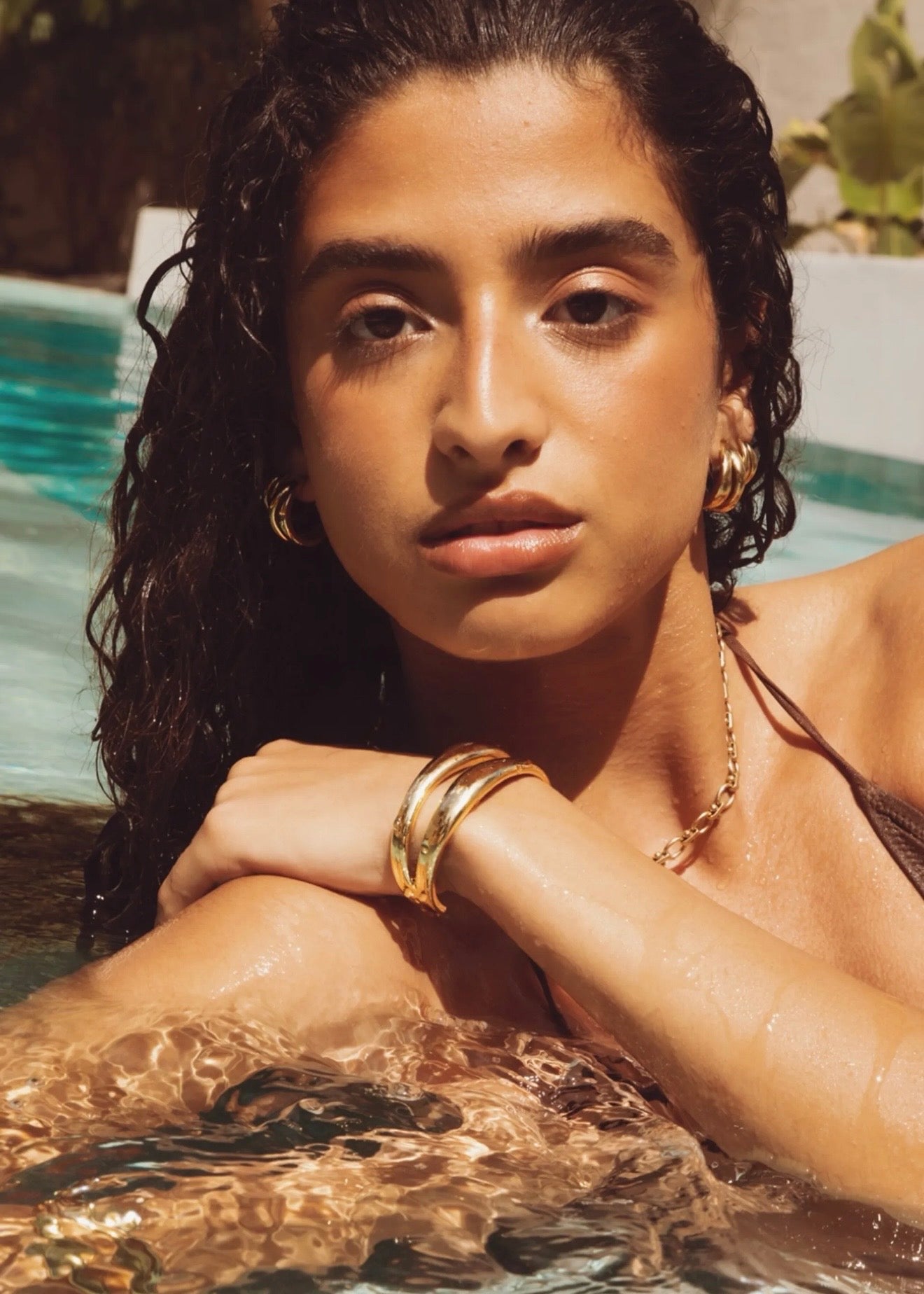 The Curved Bangle Gold