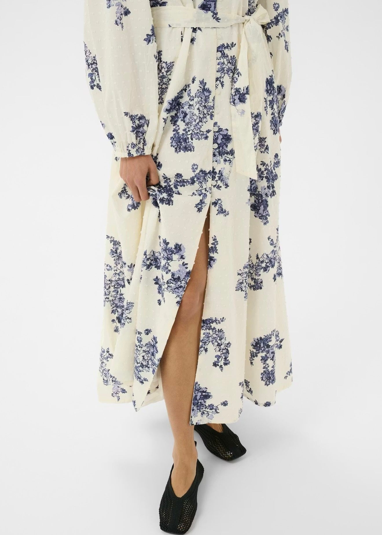 Avirana Dress Blue Shadow Flower