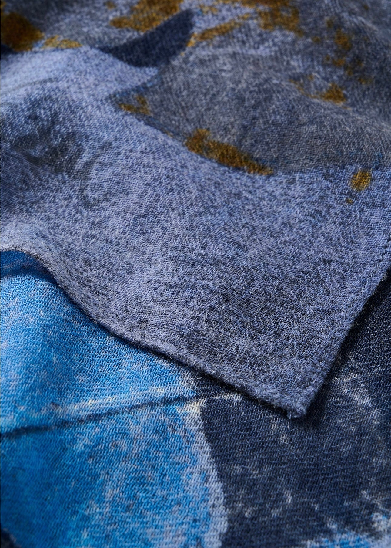 Felisia scarf Blue Leaf