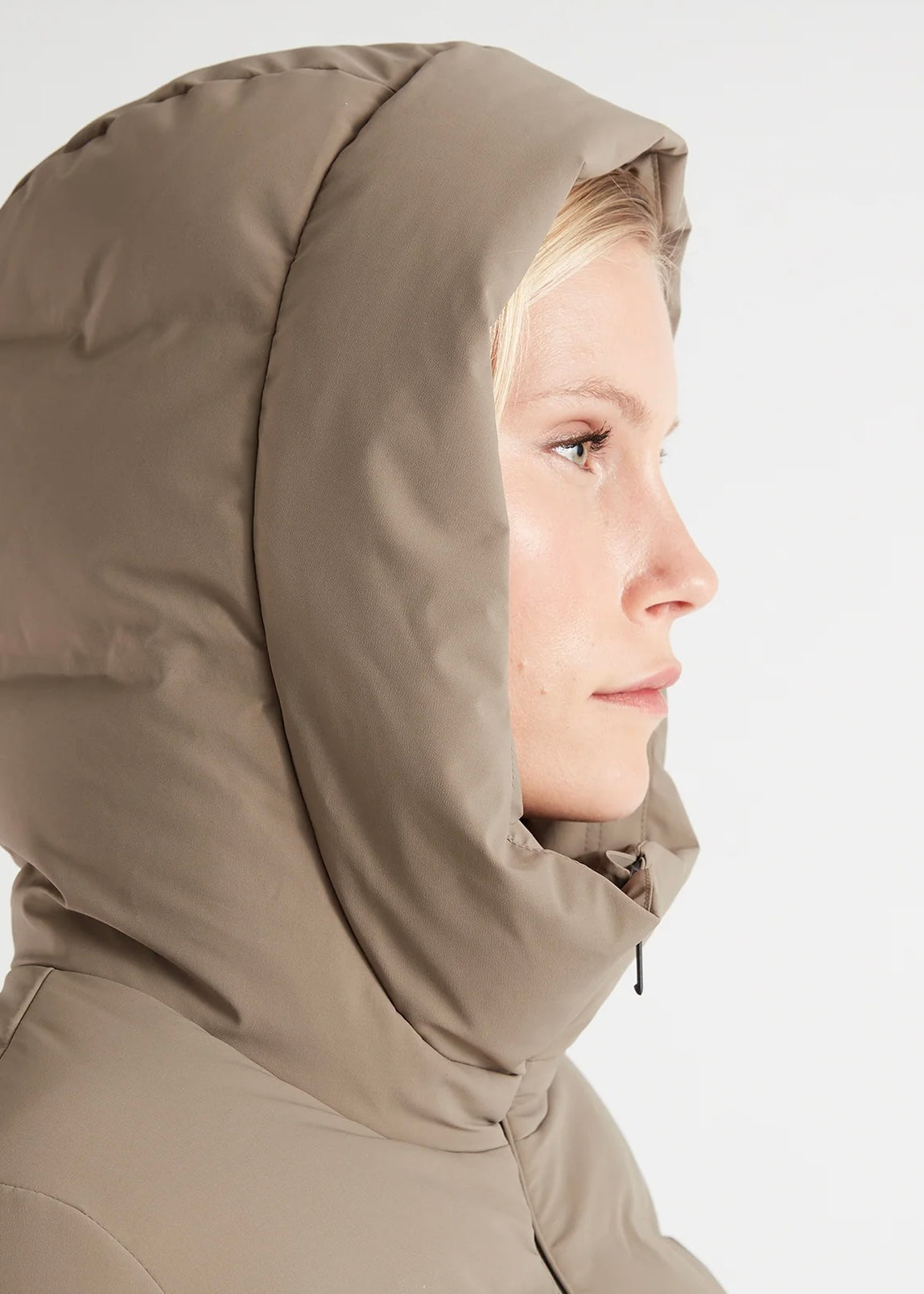 Thundra Parka Dark Sand