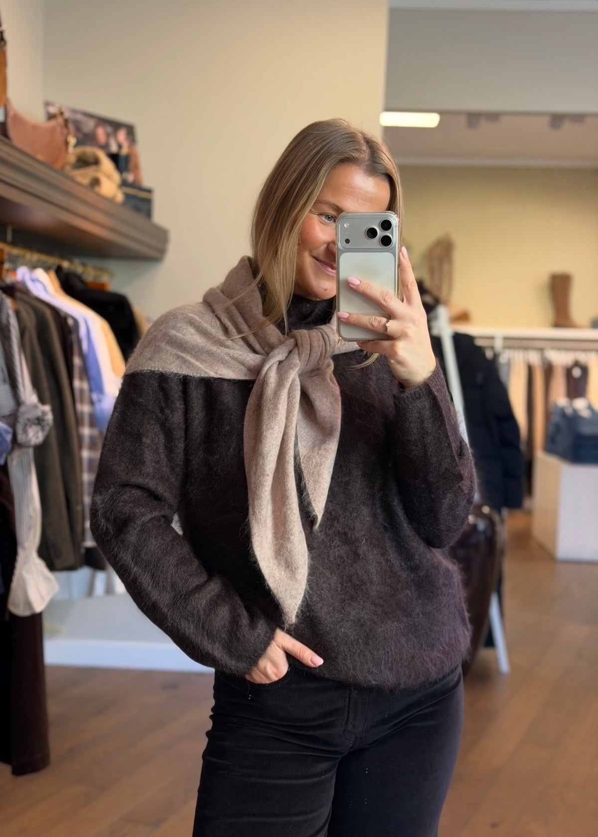 Brushed Cashmere Shawl Taupe