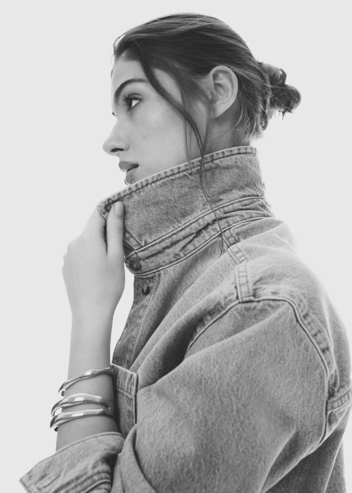 The Curved Bangle Gold