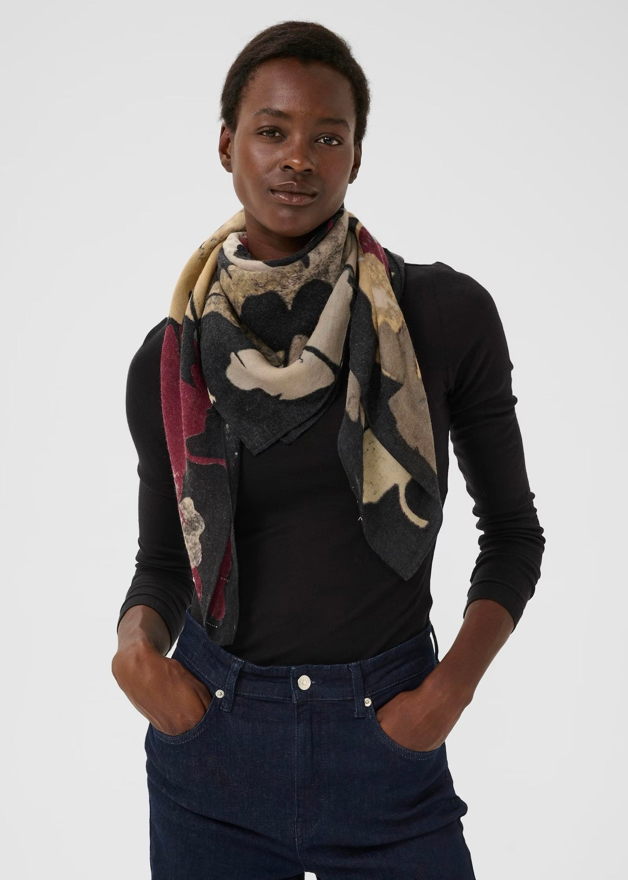 Felisia scarf Brown Leaf Print