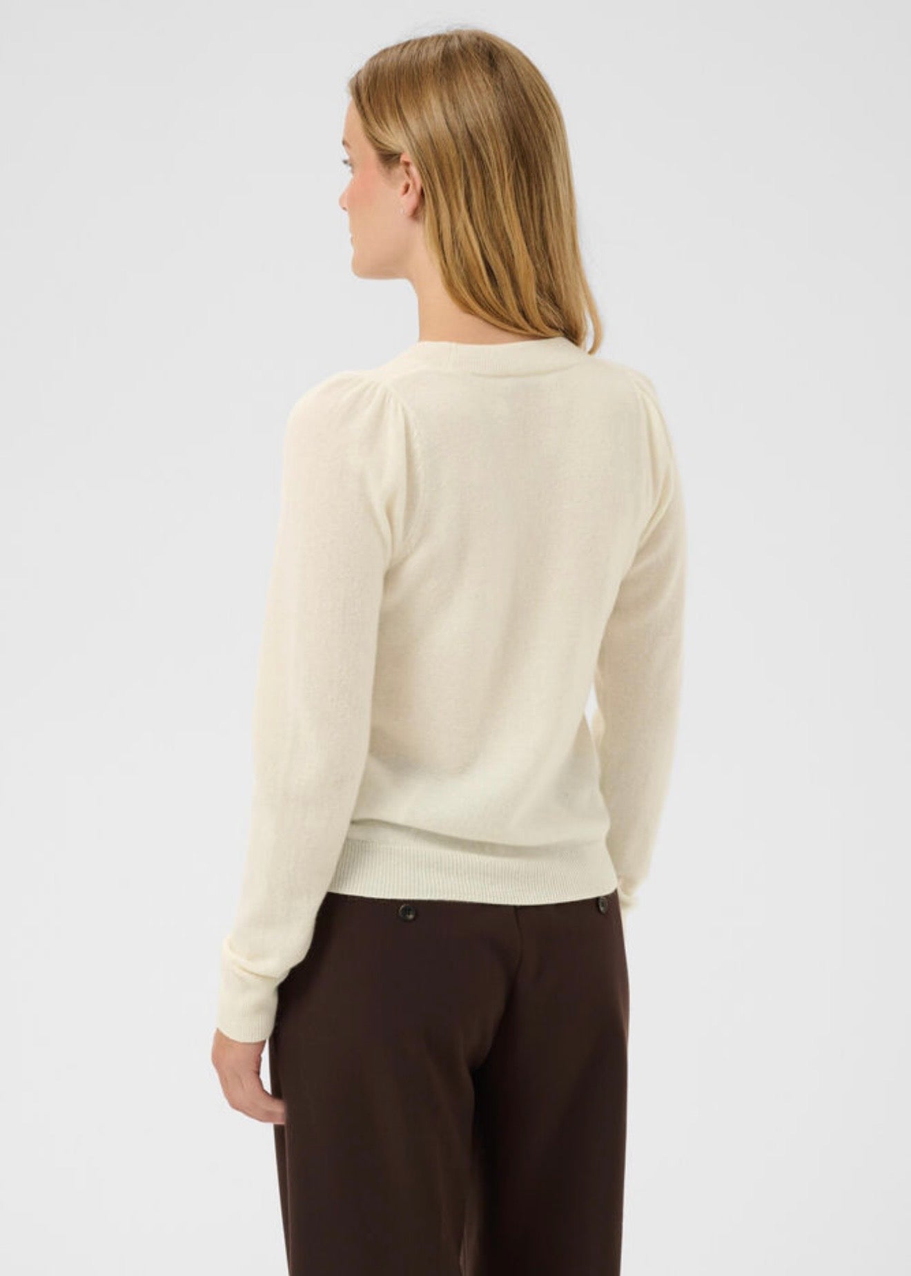 Evina Whisper White