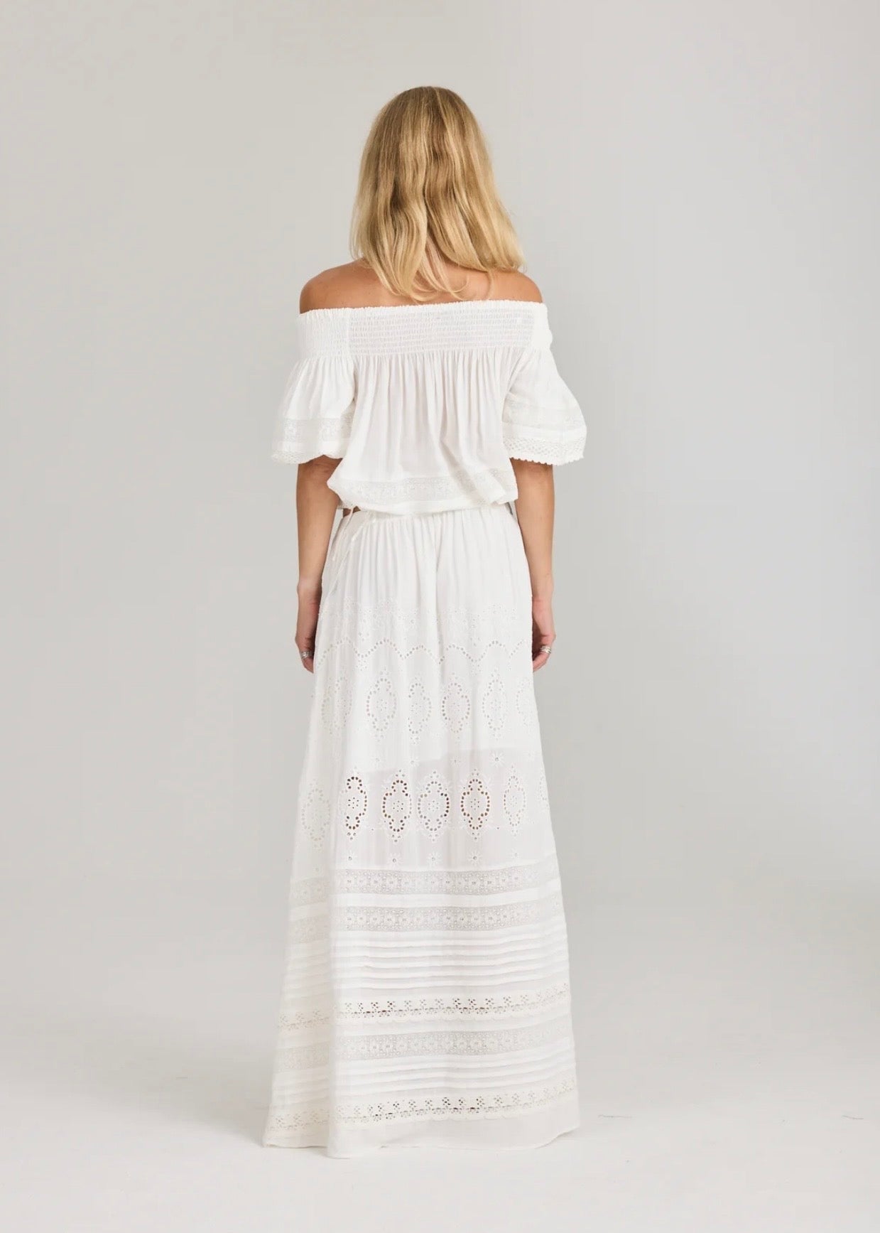 Lita Offshoulder White