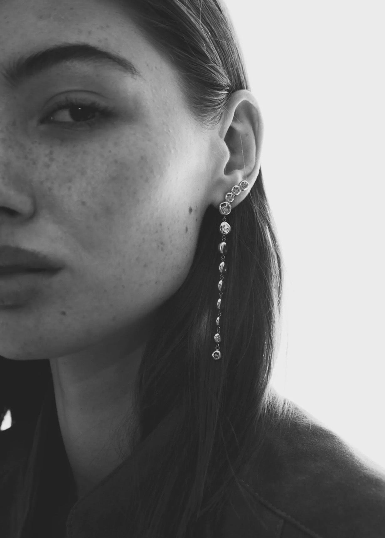 The Long Pebble Earrings Gold
