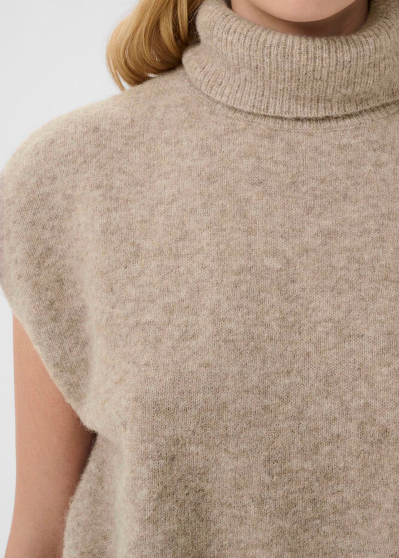 Alpha Waistcoat Warm Sand Melange