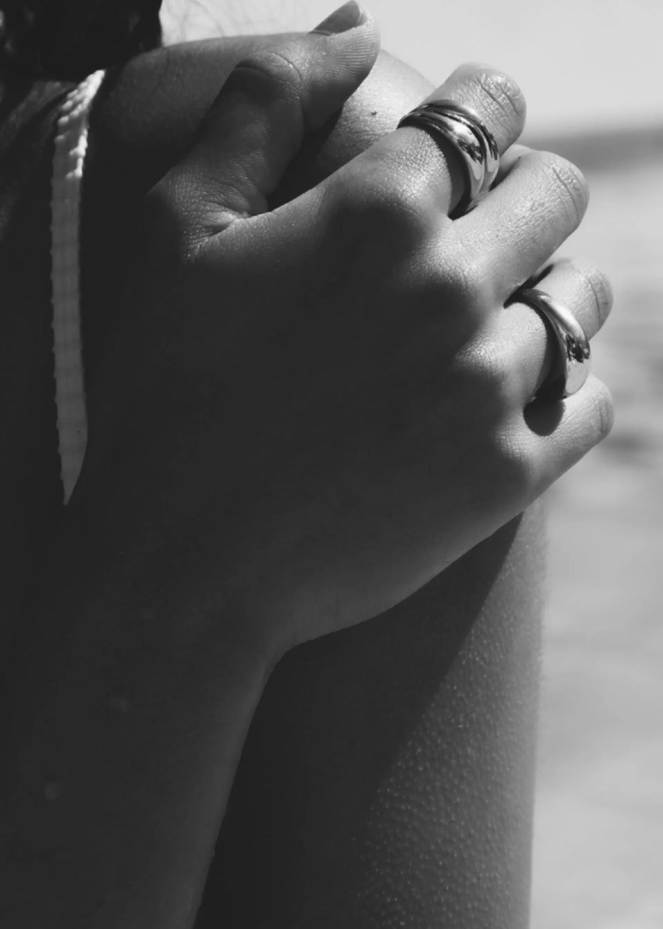 The Curved Ring Gold