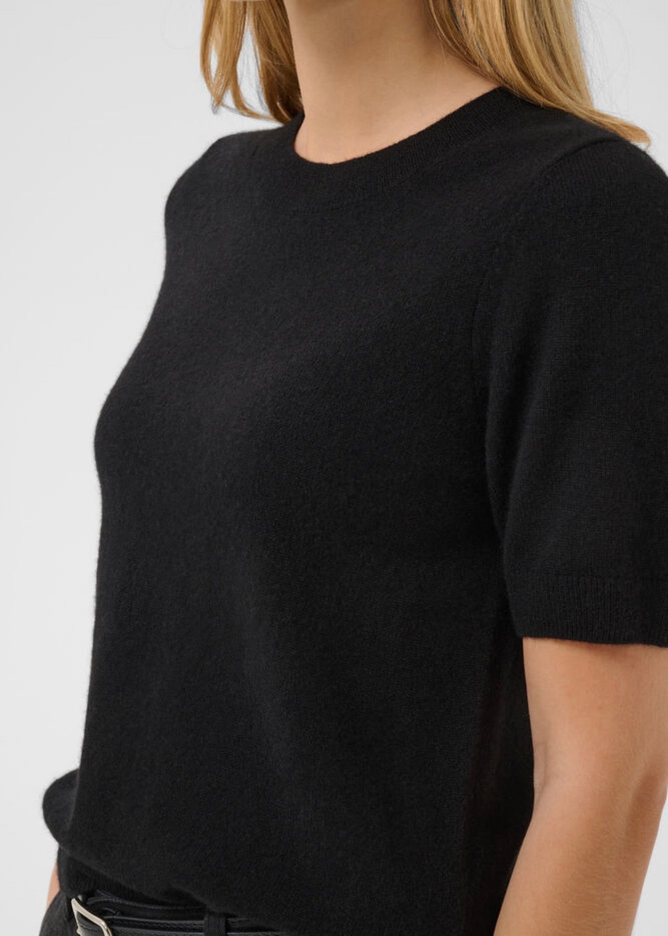 Everlotta Black