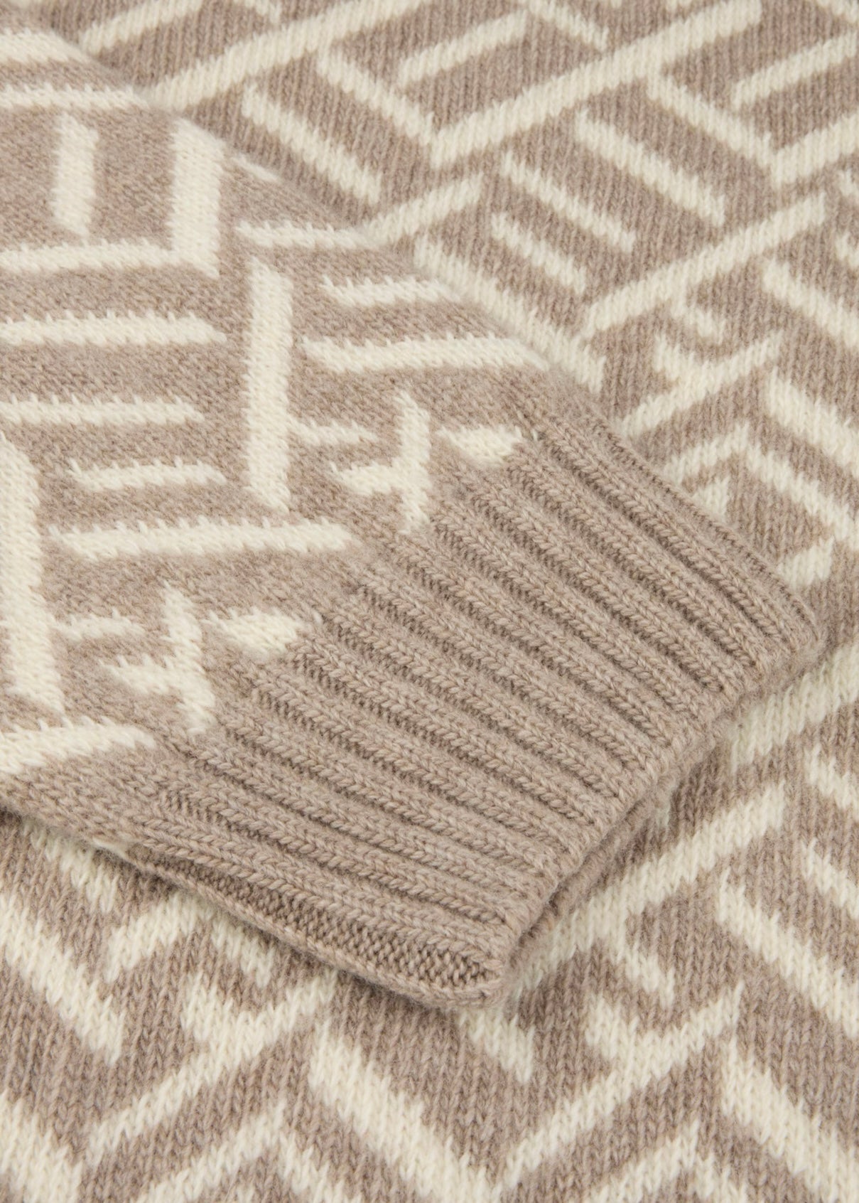 Knitted Merino crew Pattered Carded