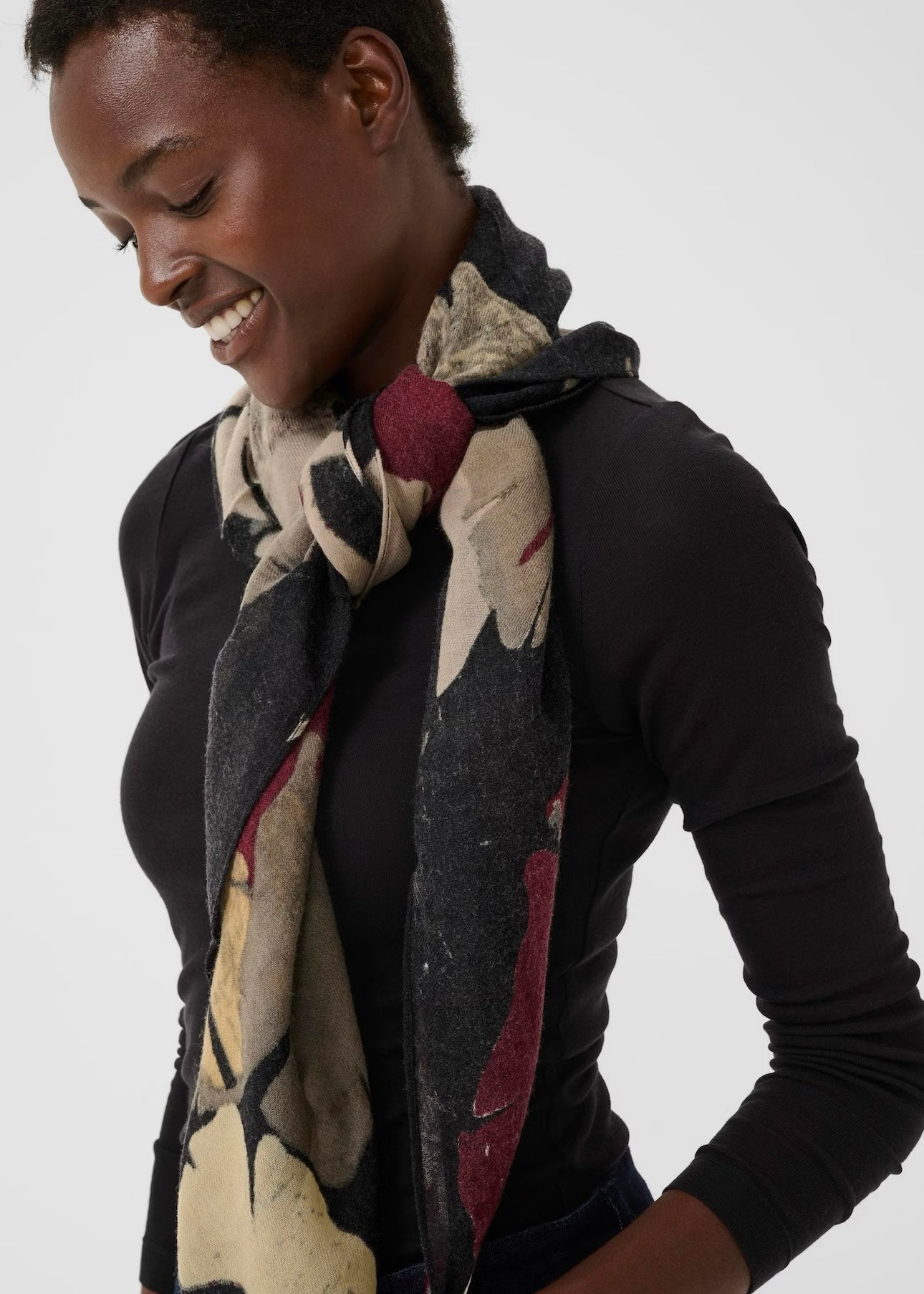 Felisia scarf Brown Leaf Print
