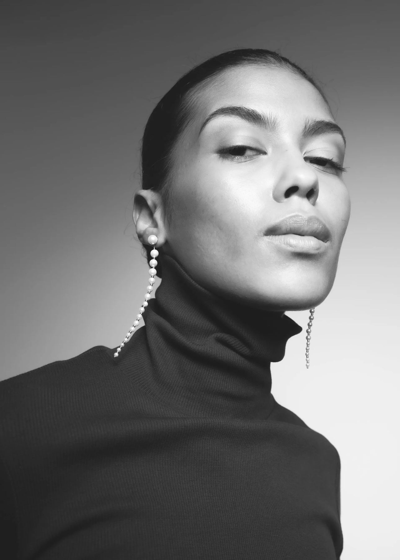 The Long Pearl earrings Cream