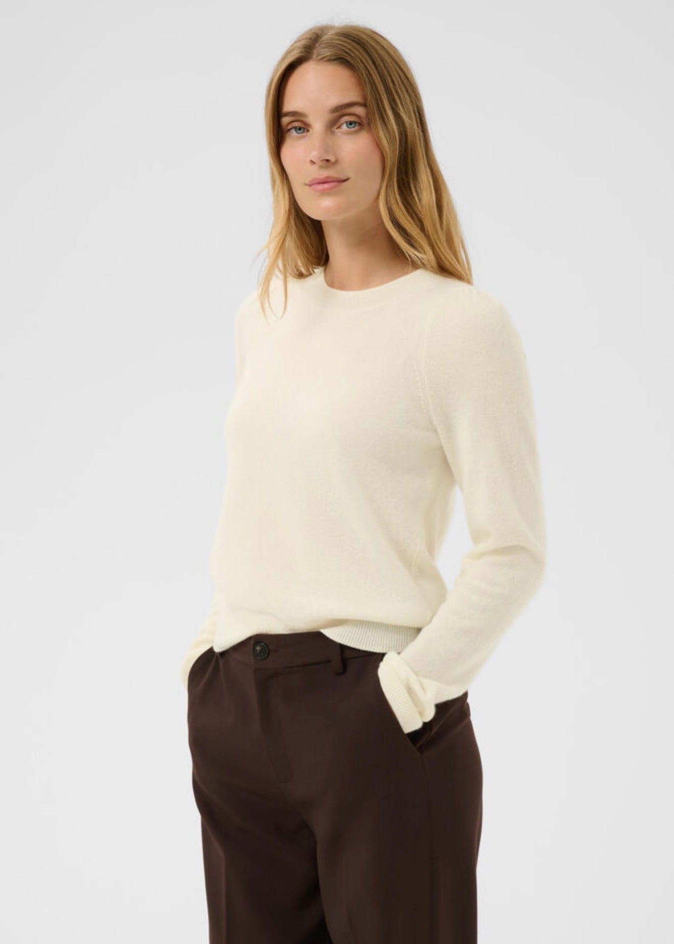 Evina Whisper White
