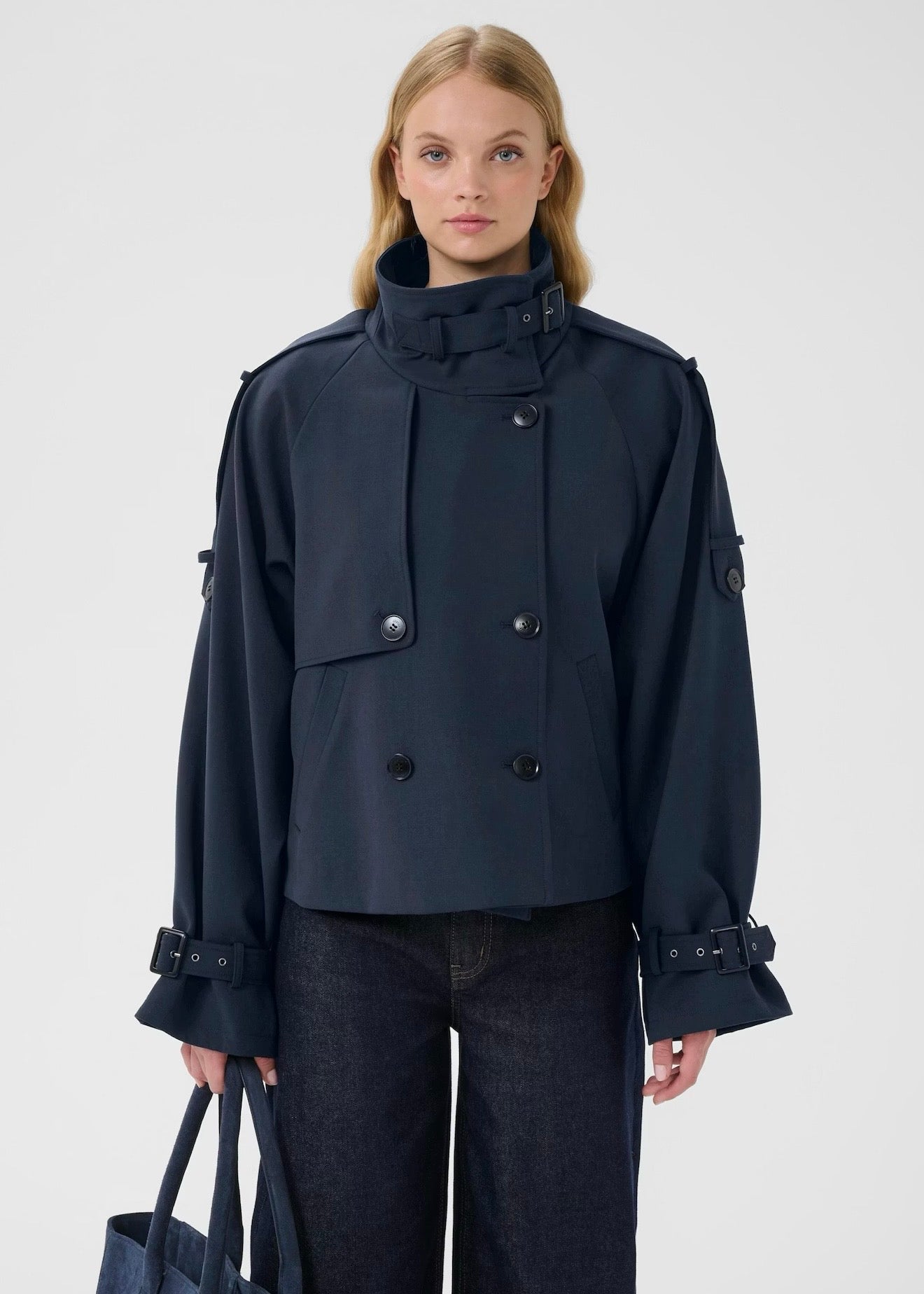 Avic Short Trench Sky Captain