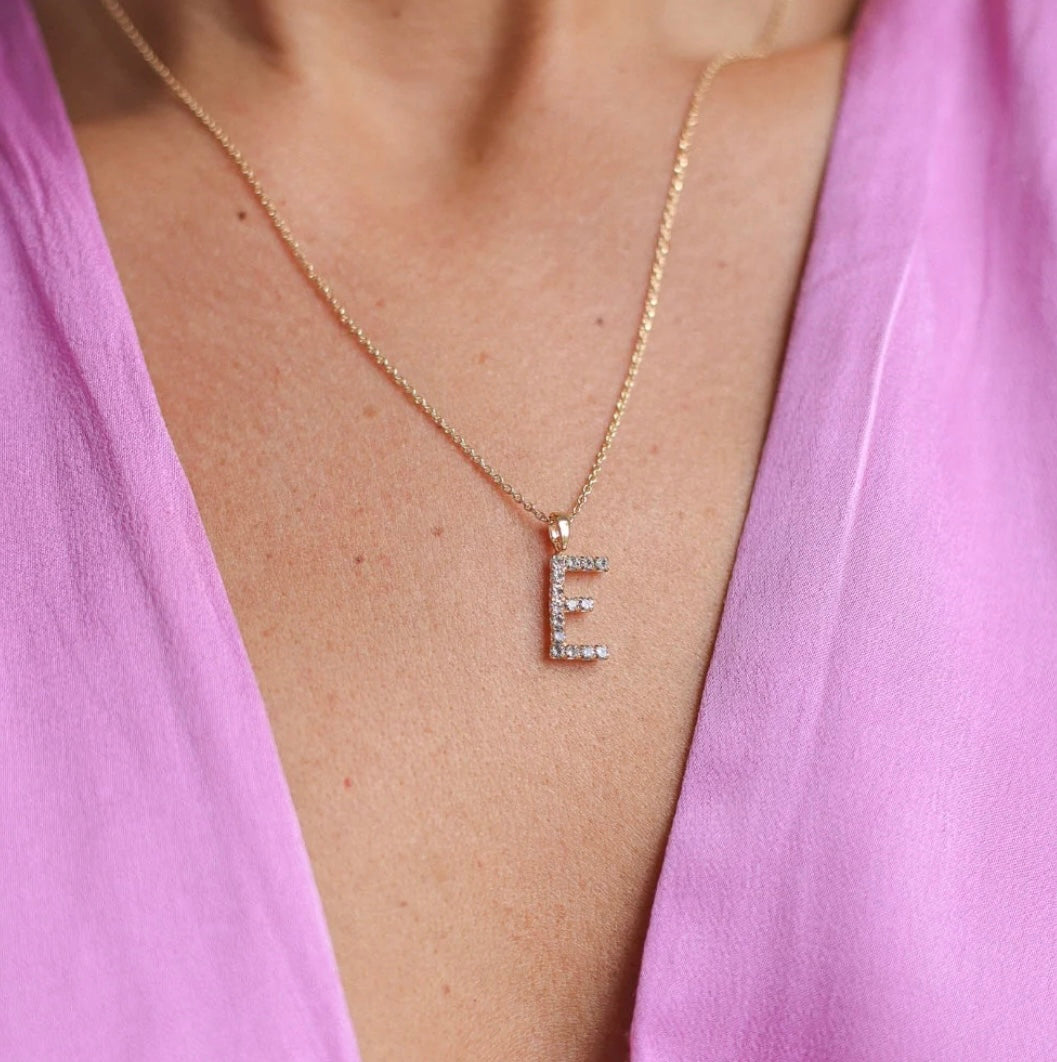 Caroline Svedbom Mini Letter necklace Gold Letter E