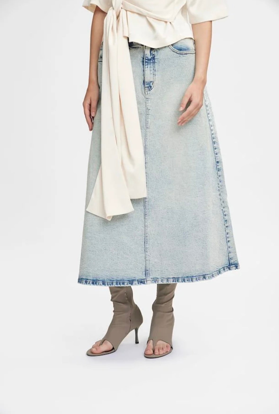 Gestuz Manula Midi skirt - Light Blue Acid Wash